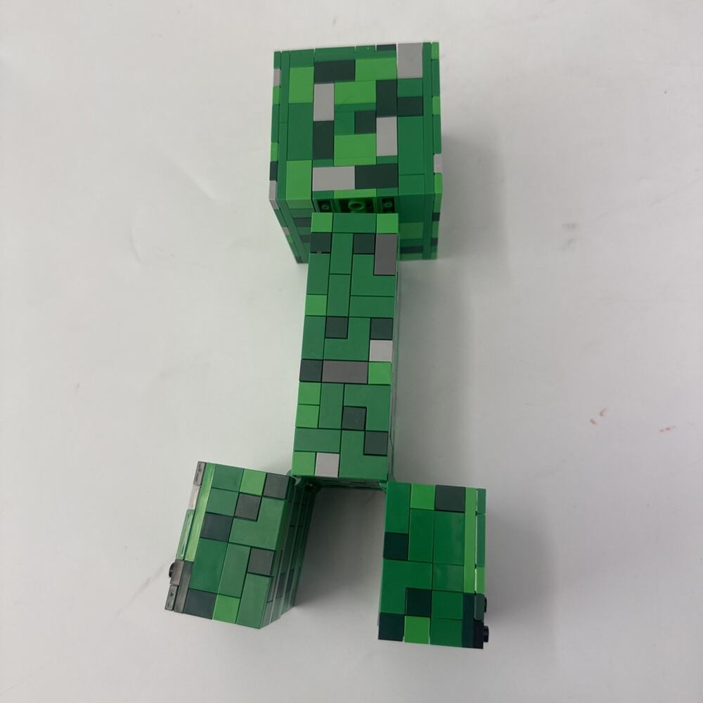 Lego Minecraft Set The Creeper Posable Building Toy - Picture 3 of 8